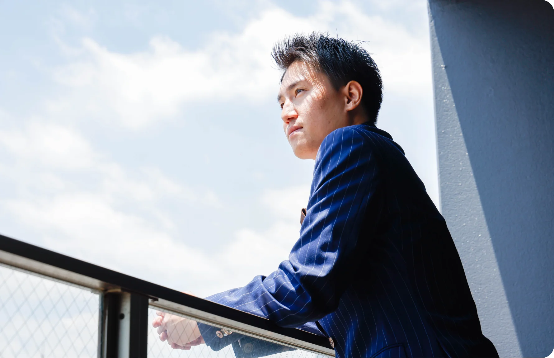 仕事に向き合う社員