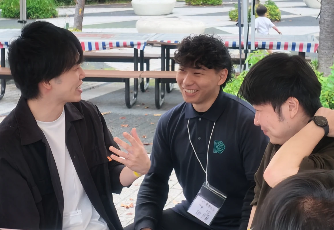 お客様交流会で談笑する参加者
